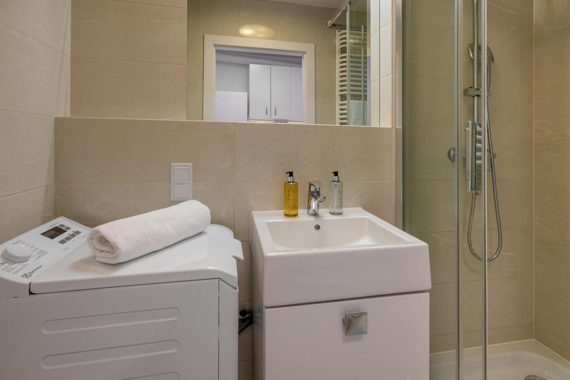 Apartament Rentplanet - Atal Square